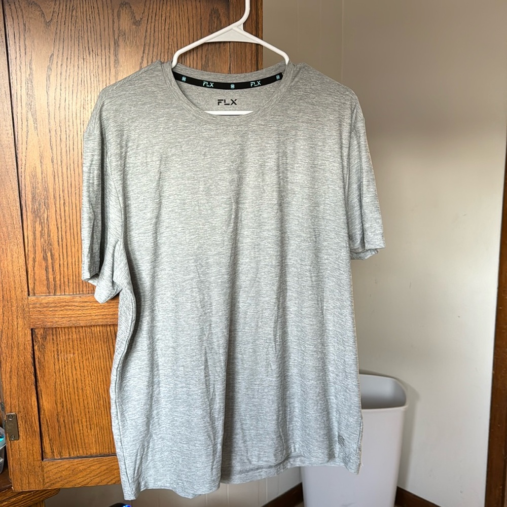 Men’s grey XL casual tshirt